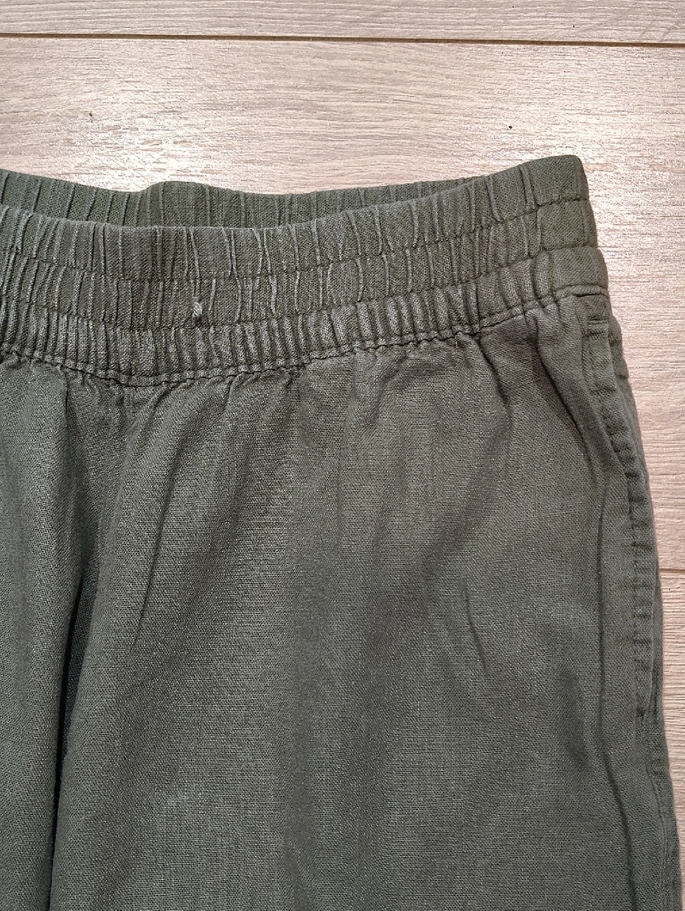 Old Navy Ladies Olive Green Capri Pants,  Ladies Size X-Small,  Summer Pants - Picture 3 of 10